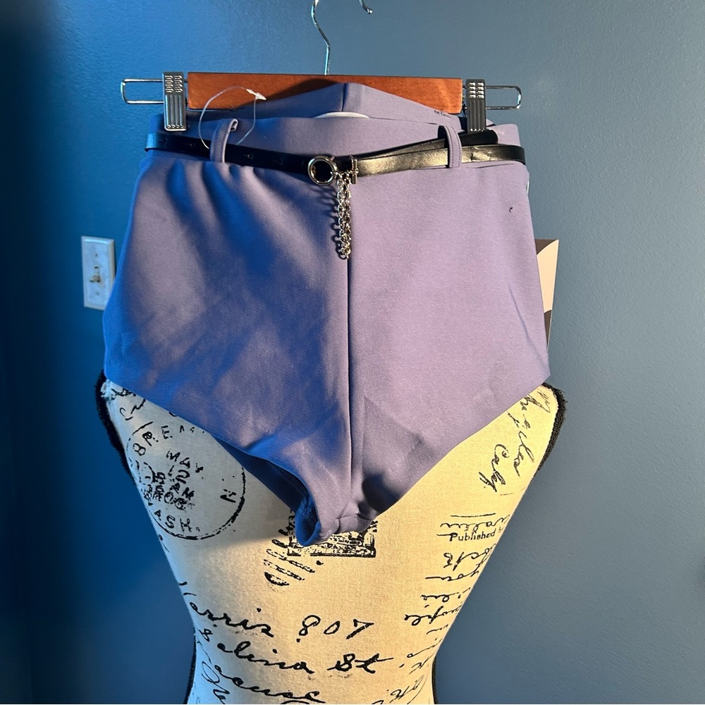 Love poem by block High-Waisted Shorts with Chain Detail